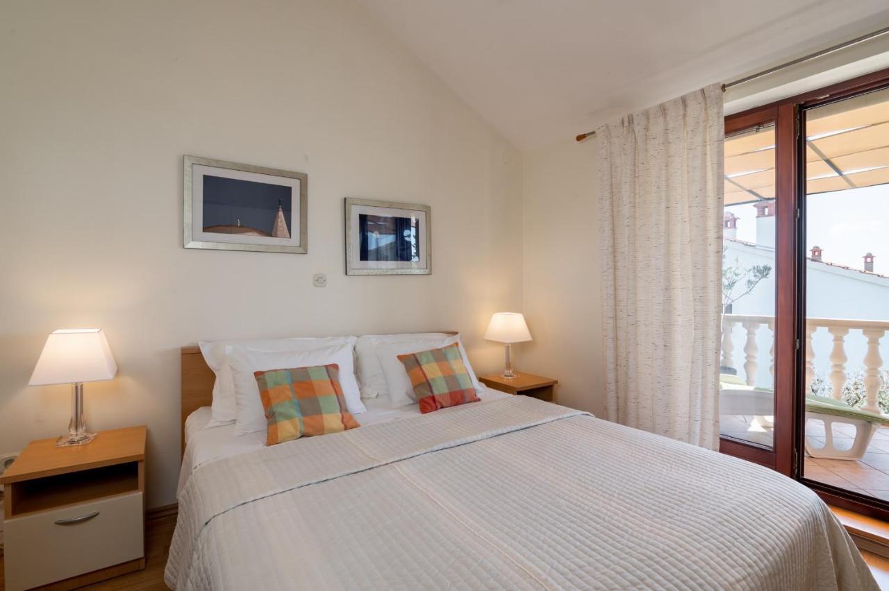 Apartments Rozelyn Ugljan Ngoại thất bức ảnh