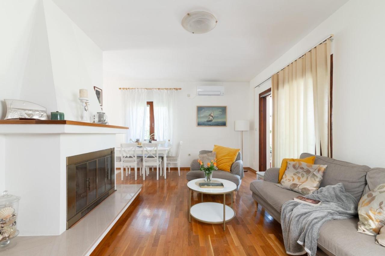 Apartments Rozelyn Ugljan Ngoại thất bức ảnh