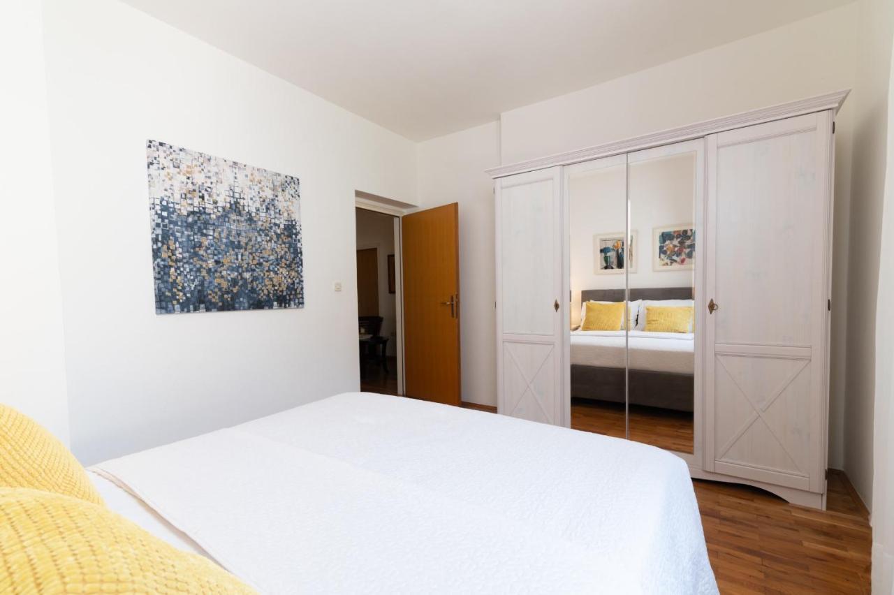 Apartments Rozelyn Ugljan Ngoại thất bức ảnh