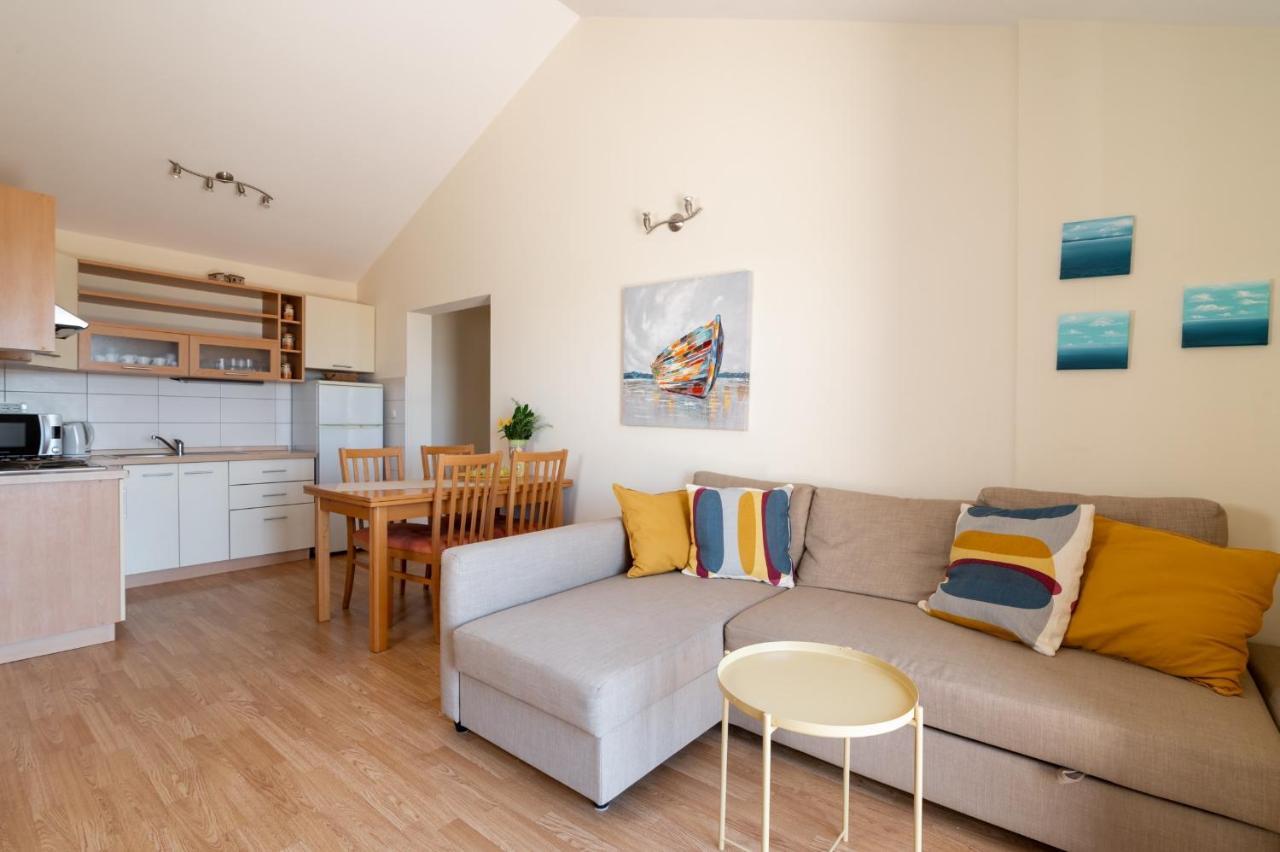 Apartments Rozelyn Ugljan Ngoại thất bức ảnh
