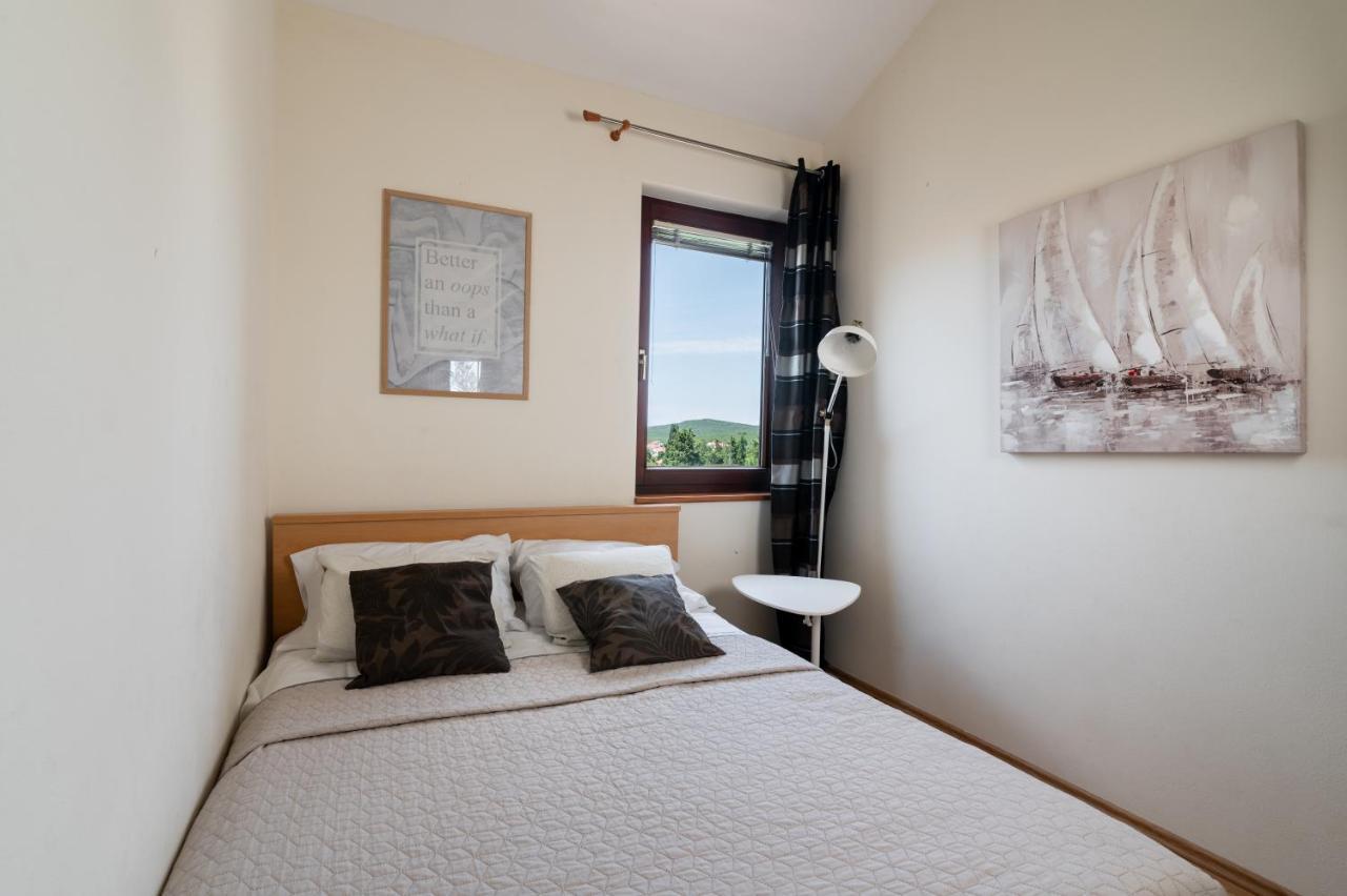 Apartments Rozelyn Ugljan Ngoại thất bức ảnh